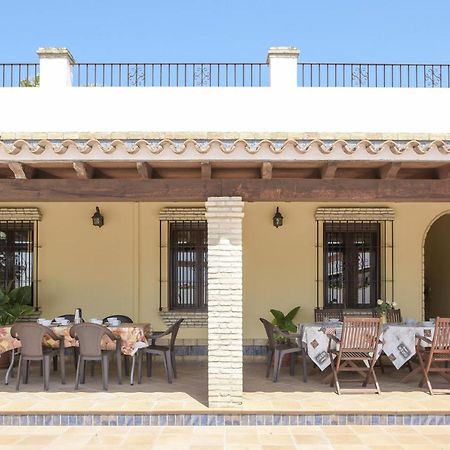 Villa Fuentes Solo Familias コニル・デ・ラ・フロンテラ エクステリア 写真